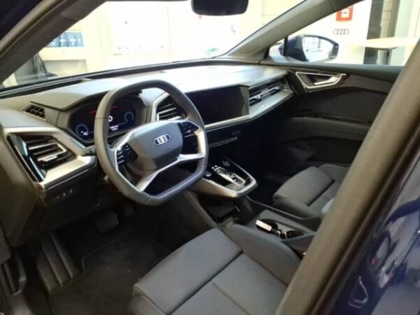 Audi Q4 e-tron e-tron Sportback 35 NAVI SHZG LM20 AHK