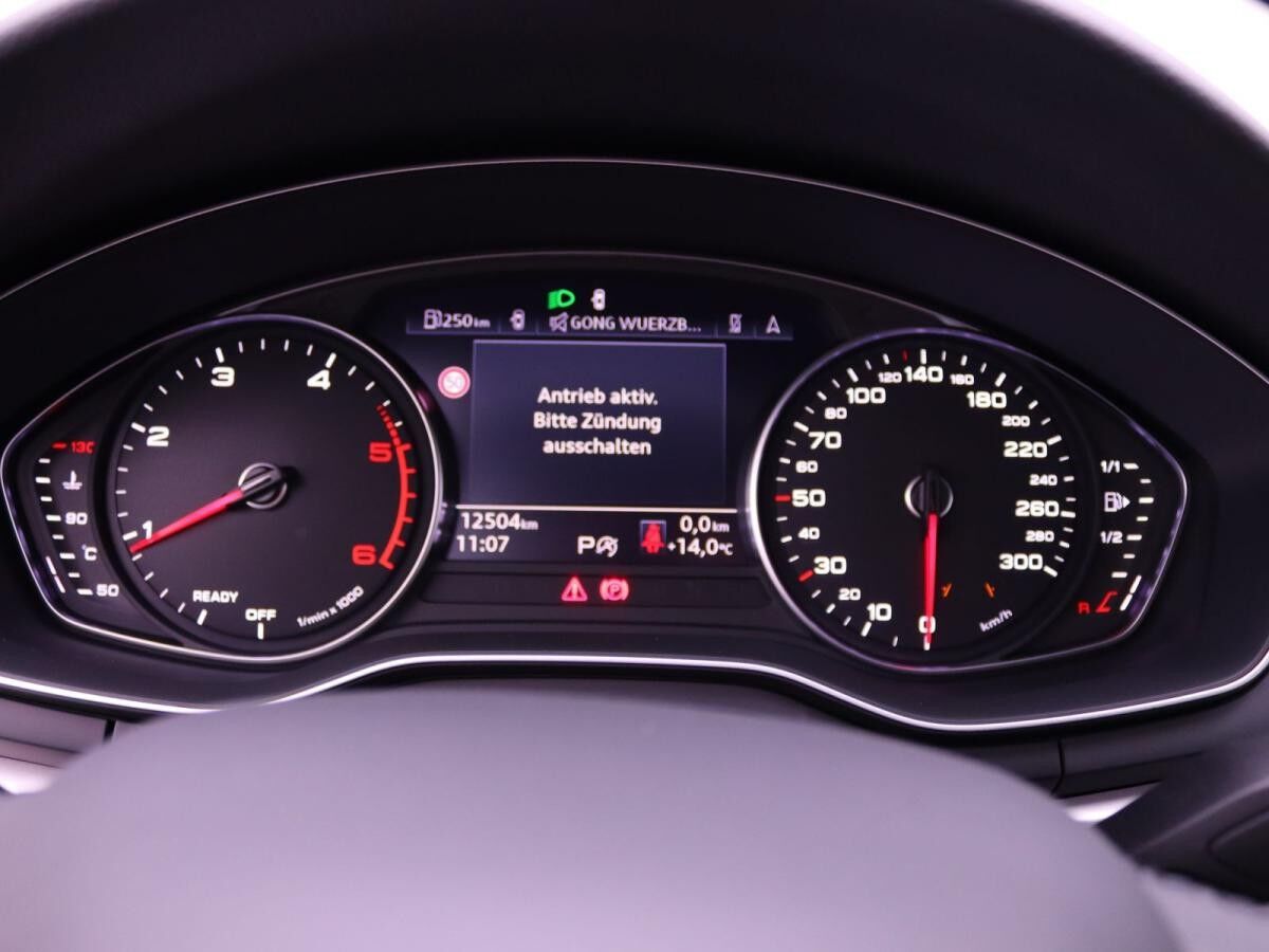 Audi A4 Avant 30 TDI S-tronic / MMI-Navi+, Tour, ACC