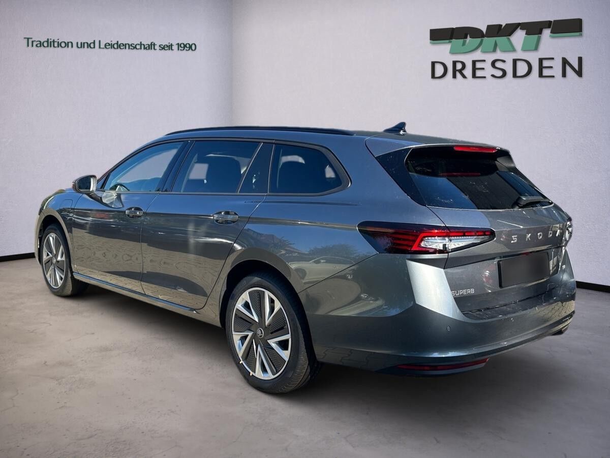 Skoda Superb Combi 1.5 TSI iV 150kW Selection/Transport/AHK/Licht&Sicht/Fahrassistenz/Winter/Infotainment