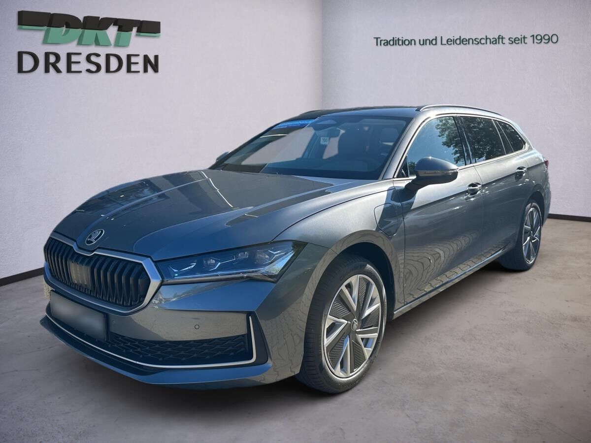 Skoda Superb Combi 1.5 TSI iV 150kW Selection/Transport/AHK/Licht&Sicht/Fahrassistenz/Winter/Infotainment