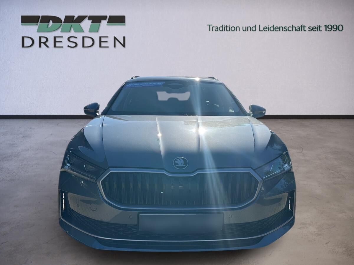 Skoda Superb Combi 1.5 TSI iV 150kW Selection/Transport/AHK/Licht&Sicht/Fahrassistenz/Winter/Infotainment