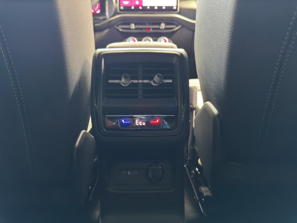 Skoda Kodiaq Skoda Kodiaq 1.5 TSI iV DSG Sportline *PRIVAT*0,5%* l HUD l CANTON l KESSY l 360° l DAB l MATRIX l