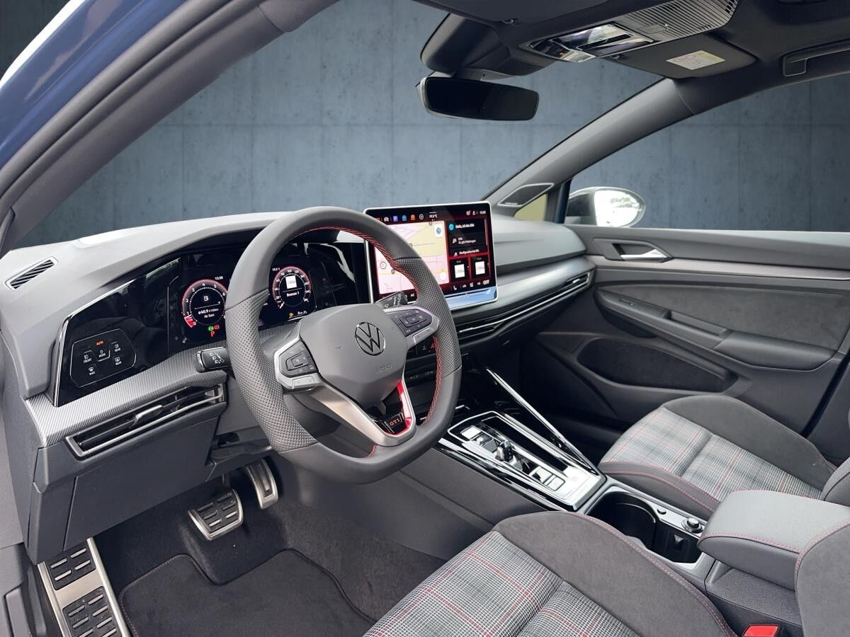 Volkswagen Golf GTI DCC Buisness Paket AHK. AREA-V. PANO WDR WINTER PAKET  **SOFORT VERFÜGBAR!**