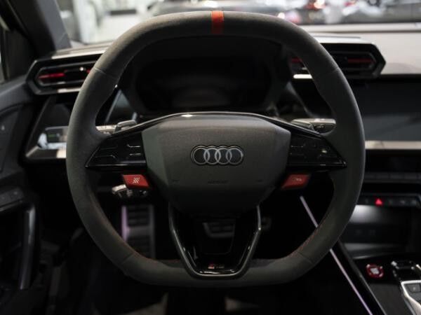 Audi RS3 Limousine S tronic *Pano/ACC/Matrix/uvm.*