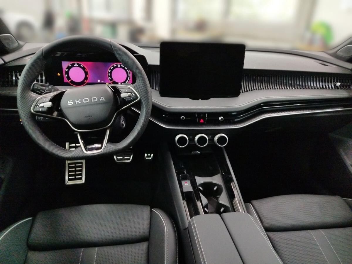 Skoda Superb Combi Sportline 2,0 TDI 7-Gang-DSG 4x4