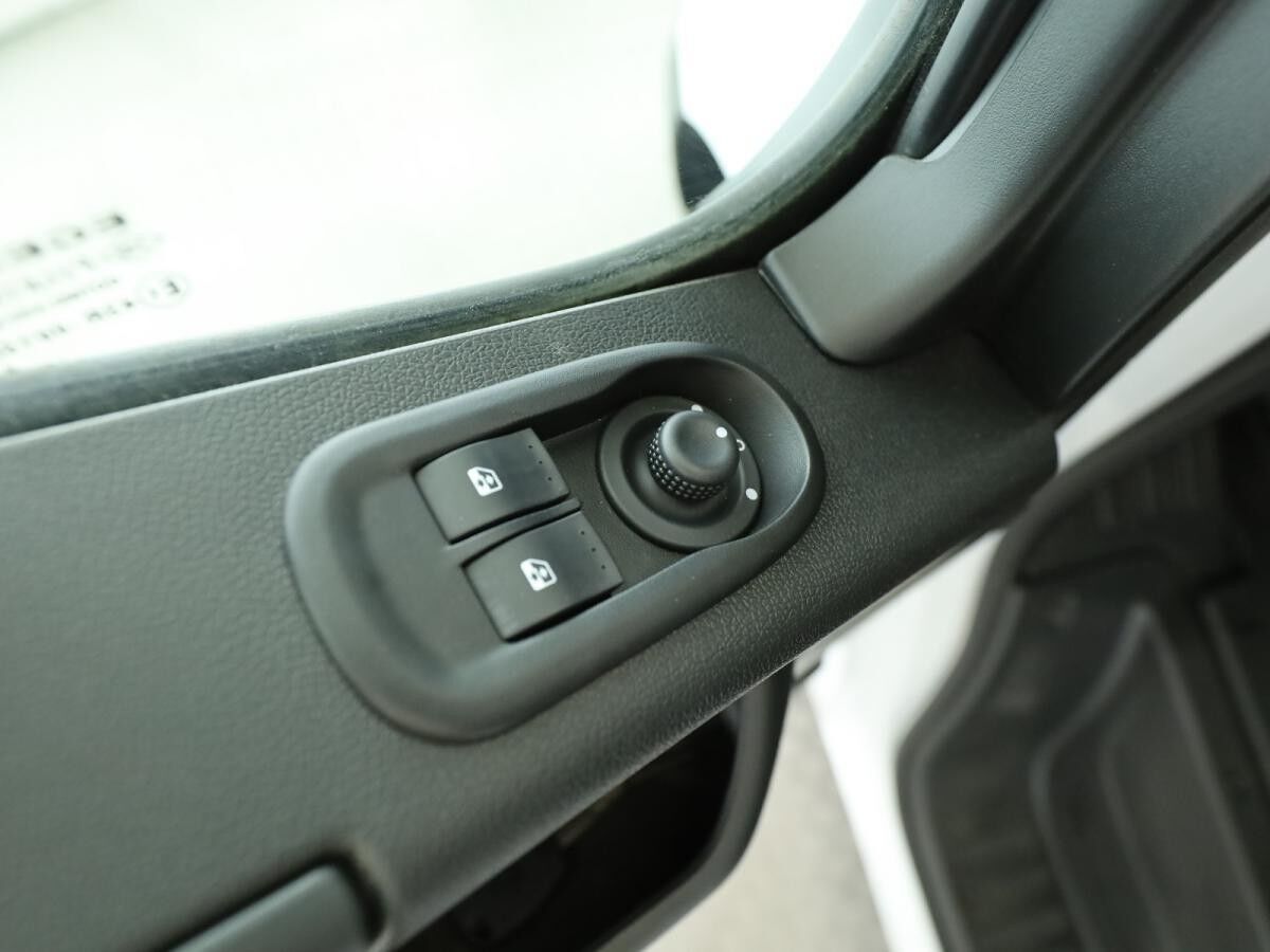 Renault Master Pritsche dCi 130 L3H1 7 Sitze AHK Klima