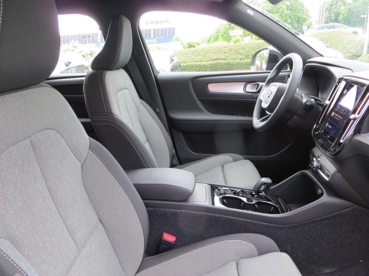 Volvo XC40 B3 Black Edition Mj. 2026  DCT  sofort!!