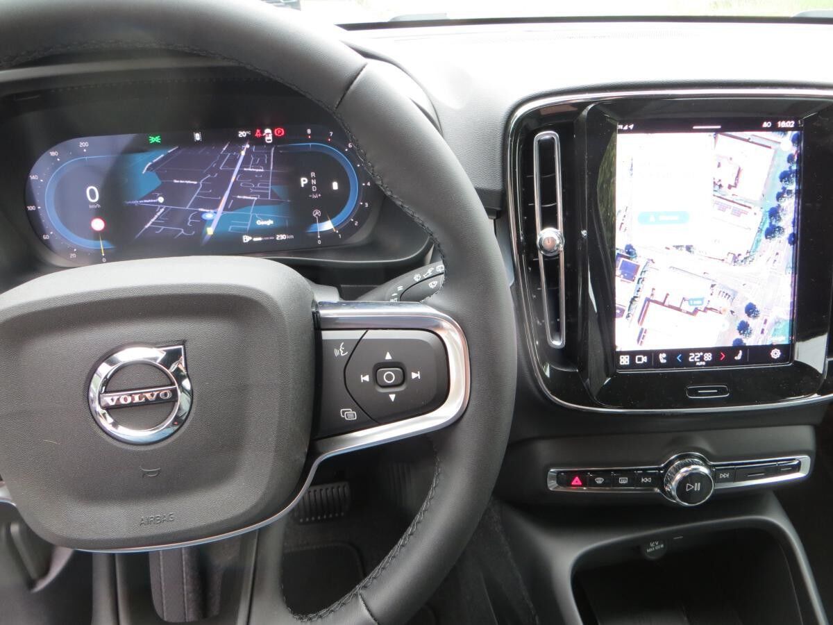 Volvo XC40 B3 Black Edition Mj. 2026  DCT  sofort!!