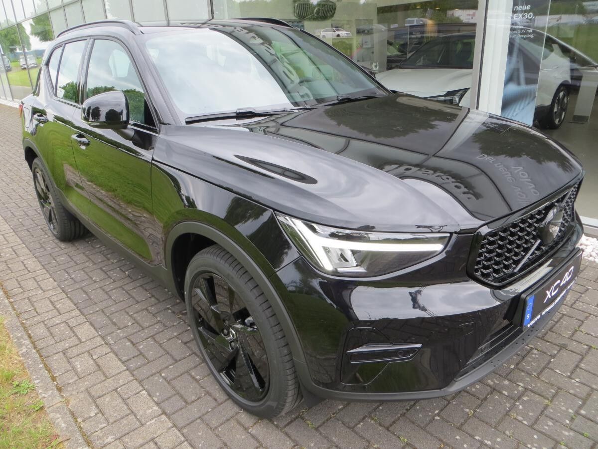 Volvo XC40 B3 Black Edition Mj. 2026  DCT  sofort!!