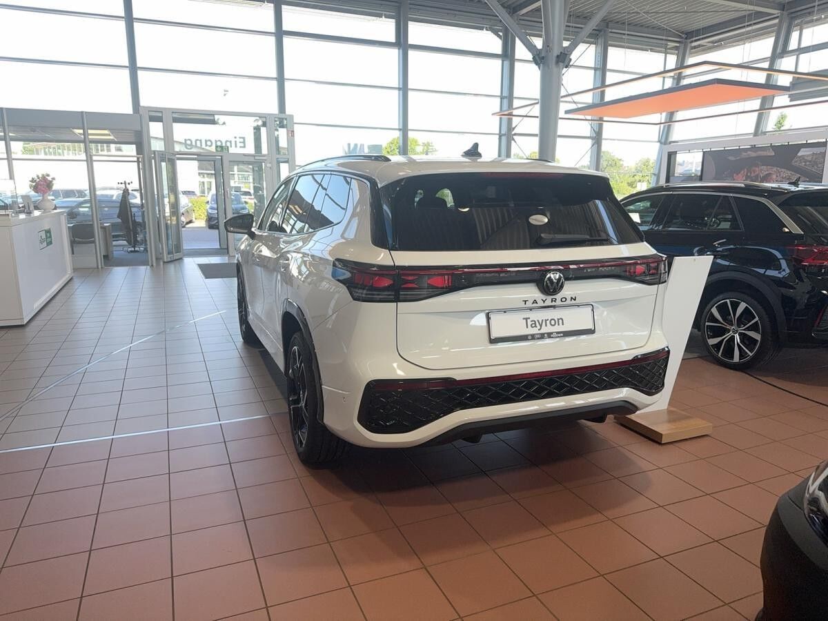 Volkswagen Tayron R-Line eHybrid 272PS  //SOFORT VERF.// 0,5 %-Regelung - Navi, HUD, Leder usw.