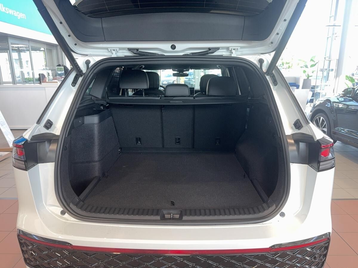 Volkswagen Tayron R-Line eHybrid 272PS  //SOFORT VERF.// 0,5 %-Regelung - Navi, HUD, Leder usw.