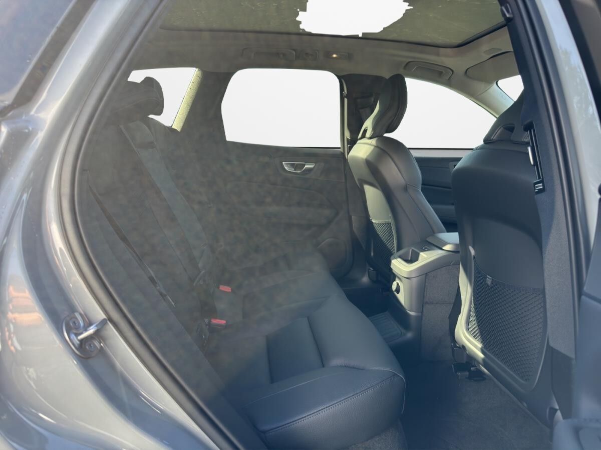 Volvo XC60 T6 AWD Plus Dark 8-Gang Automatikgetriebe