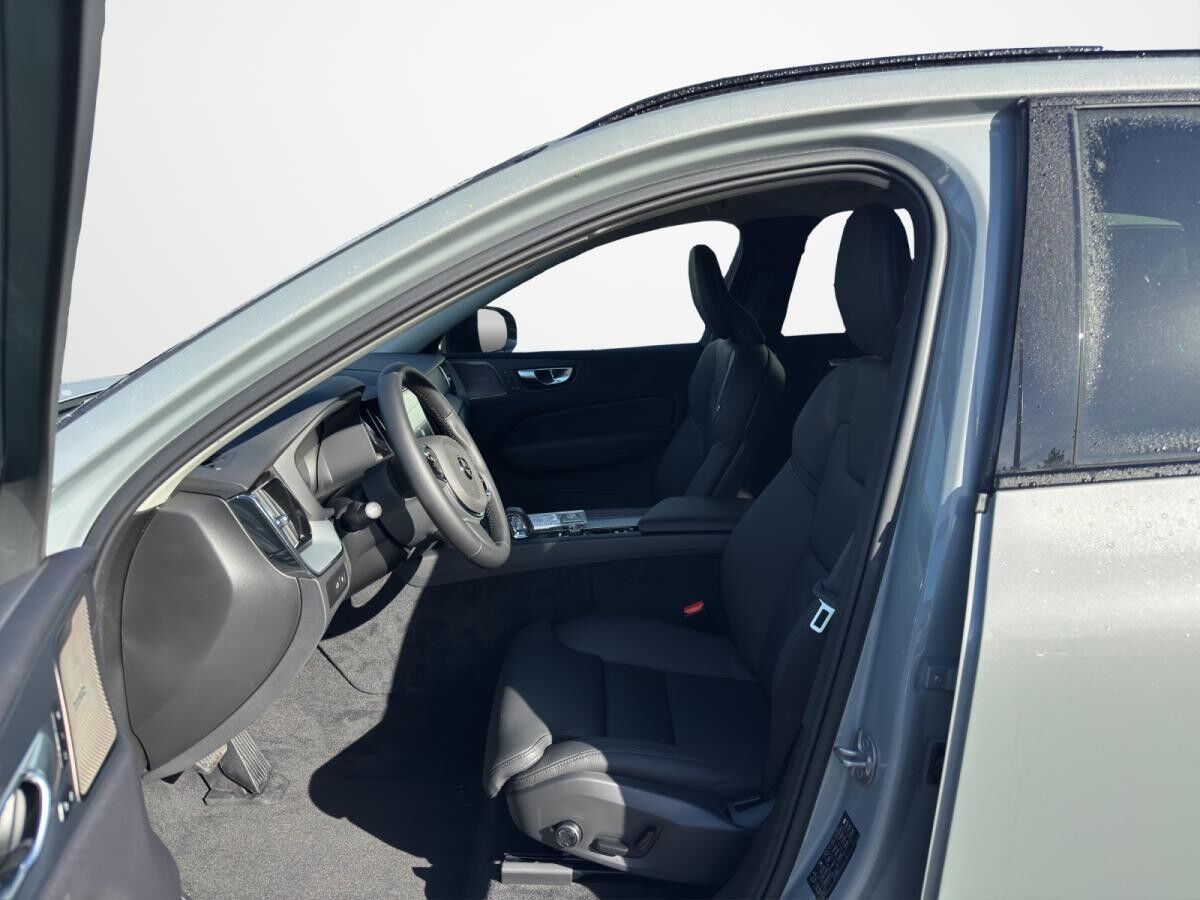 Volvo XC60 T6 AWD Plus Dark 8-Gang Automatikgetriebe