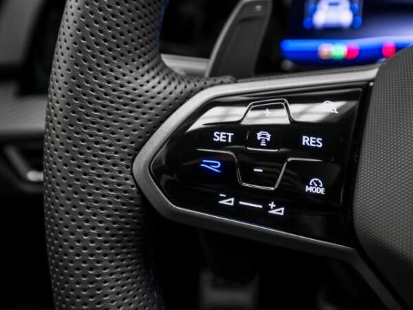 Volkswagen Golf R BLACK EDITION 2.0 TSI 4M DSG Pano Navi Akrapovic