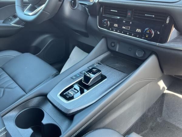 Nissan Qashqai Tekna e-Power 1.5 VC-T EU6e BOSE HUD Navi Memory 360 Kamera LED ACC El. Heckklappe