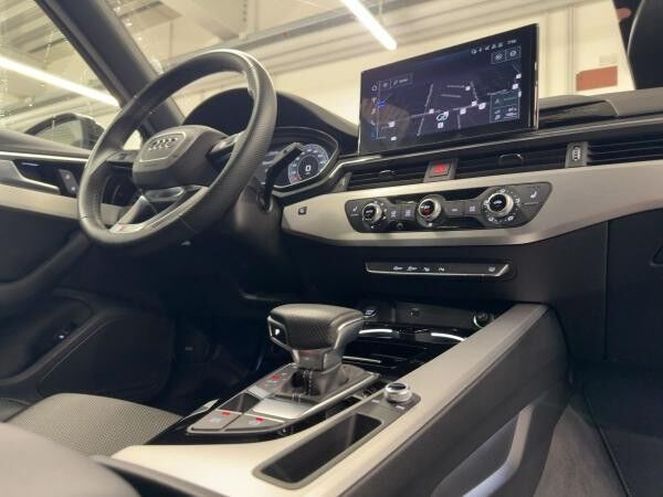 Audi A4 Avant S line 35 TDI AHK LED ACC virtual Navi