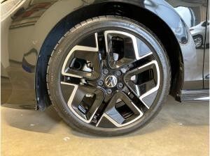 Volkswagen Golf VIII 1.5 eTSI R-Line *Pano*DSG*Navi*PDC