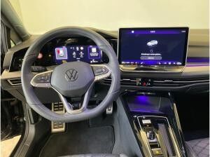 Volkswagen Golf VIII 1.5 eTSI R-Line *Pano*DSG*Navi*PDC
