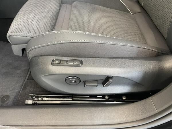 Skoda Superb Combi Sportline iV Navi DCC PANO AHK eHeck