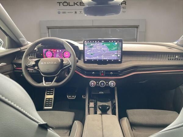Skoda Superb Combi Sportline iV Navi DCC PANO AHK eHeck