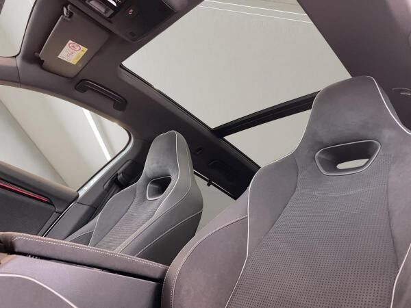 Skoda Superb Combi Sportline Navi DCC PANO AHK eHeck