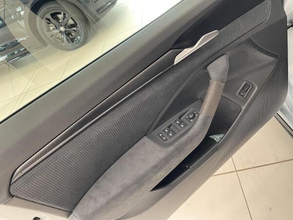 Skoda Superb Combi Sportline Navi DCC PANO AHK eHeck