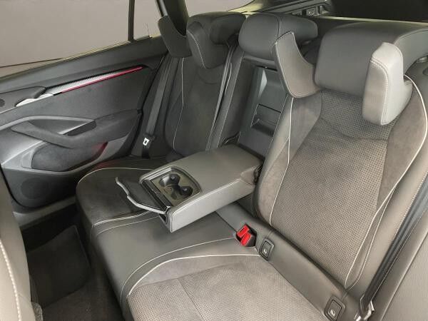 Skoda Superb Combi Sportline Navi DCC PANO AHK eHeck