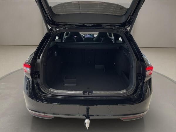 Skoda Superb Combi Sportline iV Navi DCC PANO AHK eHeck