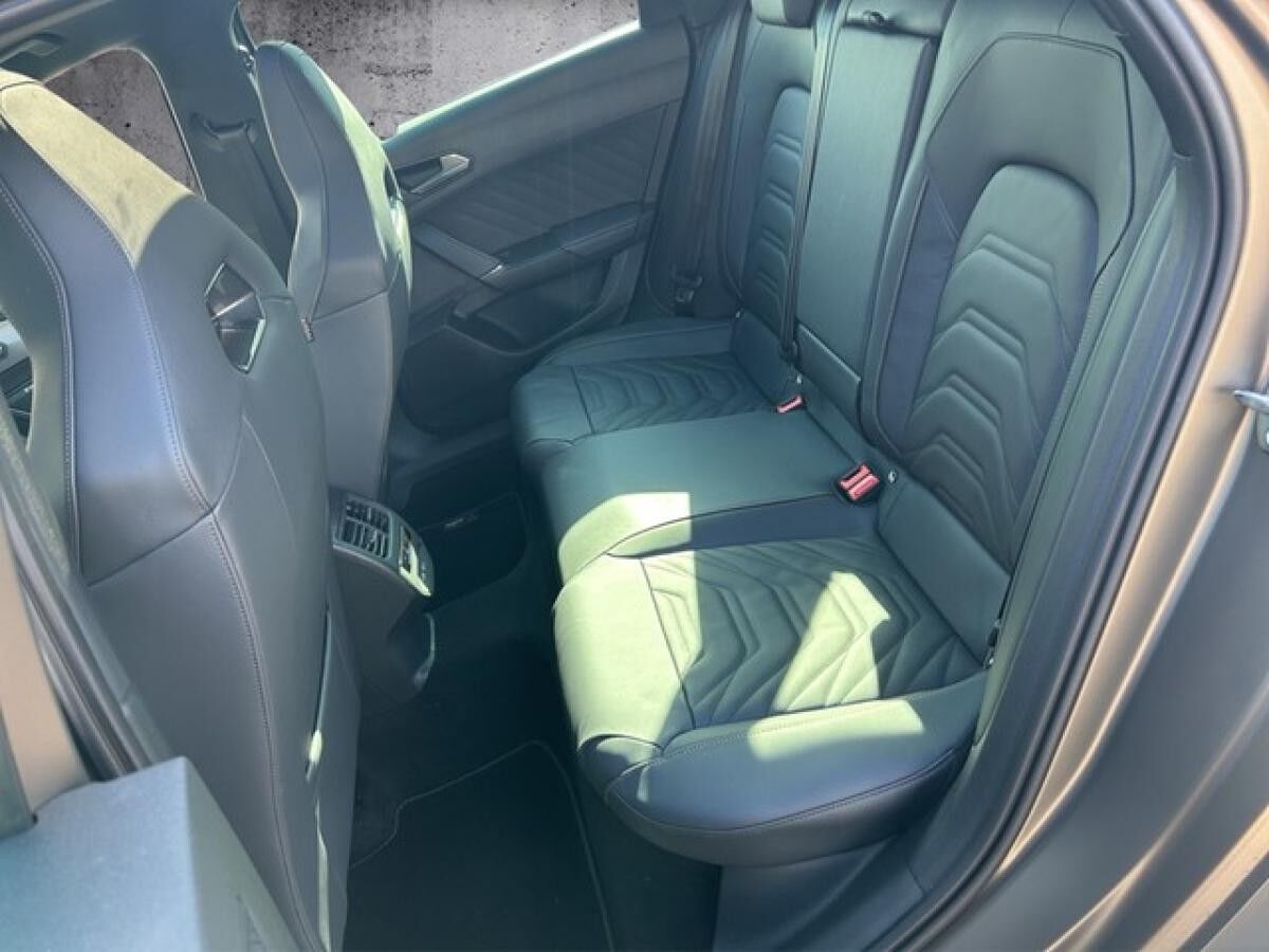 Cupra Leon Sonderzahlung 1.500 € ❗Sp. VZ 2.0 TSI 4Drive DSG PANO MATRIX SENNHEISER