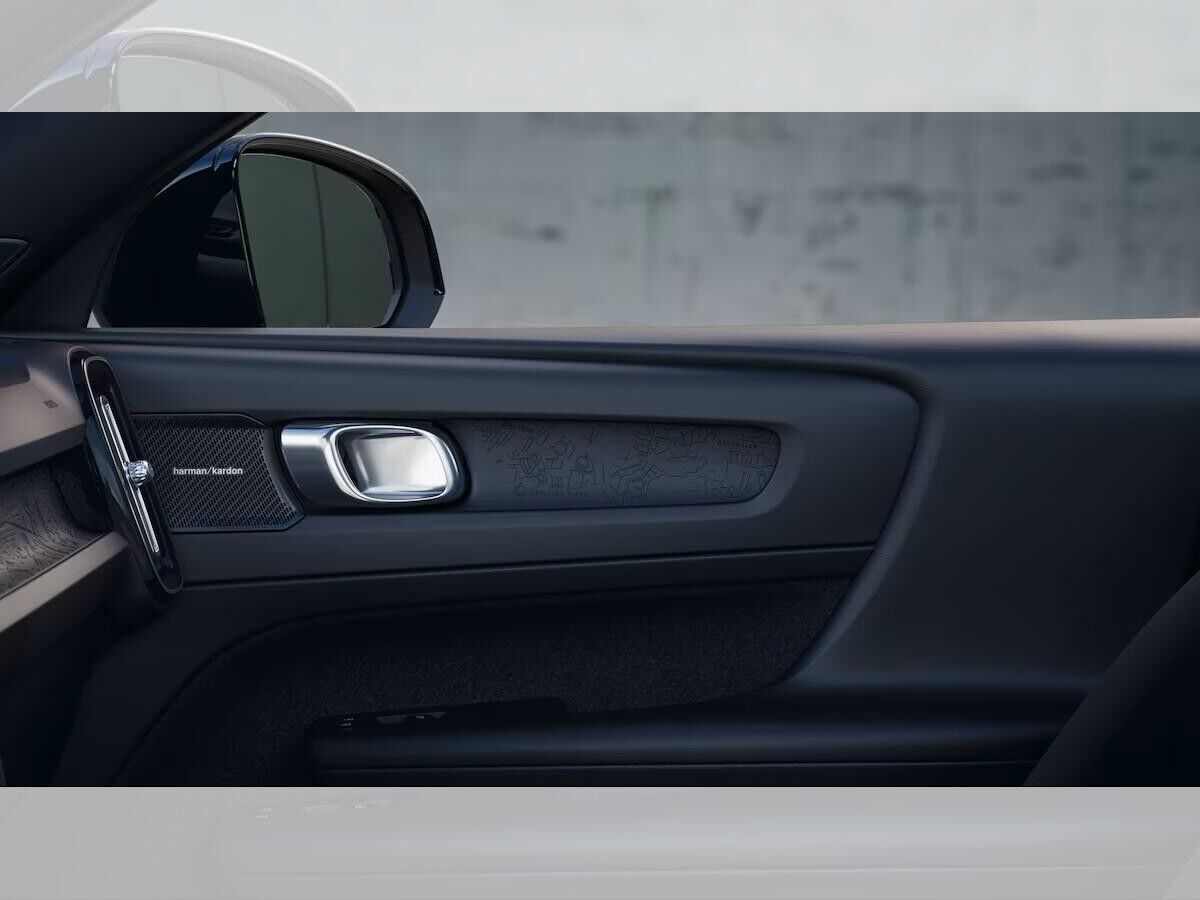 Volvo EX40 Plus Dark Single Motor Ext. Range * Elegantes Design, modernste Technologie *