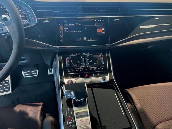 Audi RS Q8 SUV tiptronic