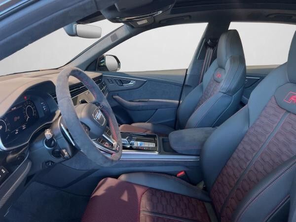Audi RS Q8 SUV tiptronic