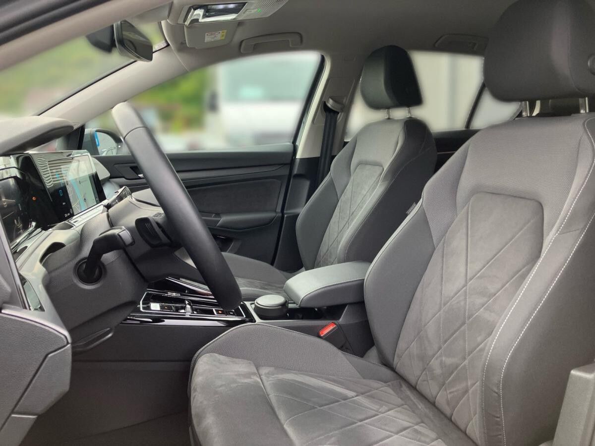 Volkswagen Golf VIII Style 2.0TSI DSG/ Navi, App, LED+, ACC