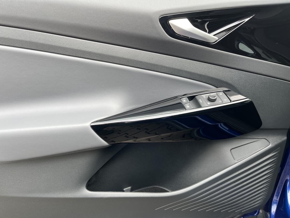 Volkswagen ID.4 Pure electric NAVI/LED/Sitzheizugn vo./PDC/Garantie bis 01.30/u.v.m.