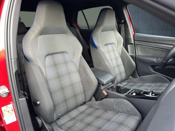 Volkswagen Golf VIII GTE Nav/Kam/LED+/ACC/AppCon/Business/Assist