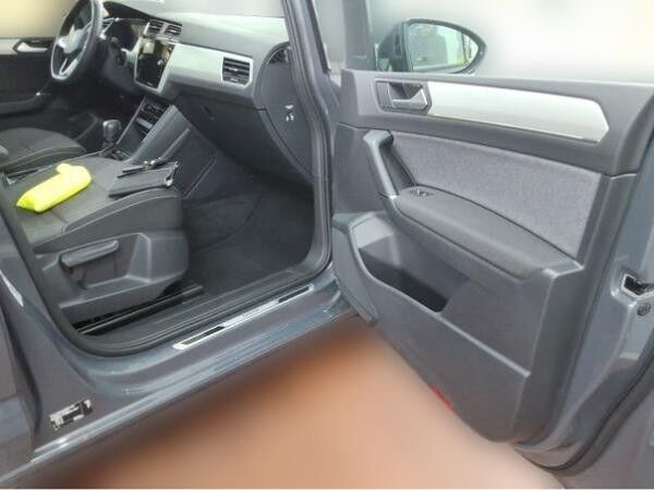 Volkswagen Touran MOVE 1.5 TSI 5JGar 7Sitz Spur el.Heck ACC