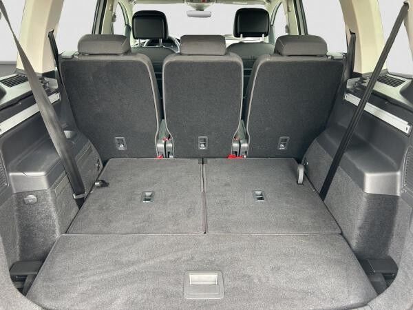 Volkswagen Touran MOVE 1.5TSI 5JGar 7Sitz Navi Spur ACC Heck