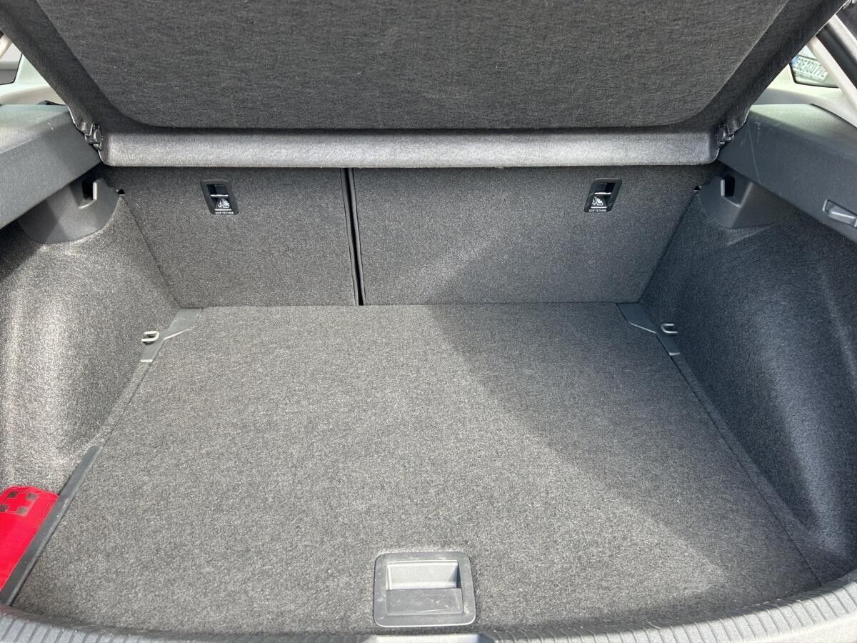 Volkswagen Taigo MOVE 1.0 TSI 5JGar Spur LED 2xClima SHZ