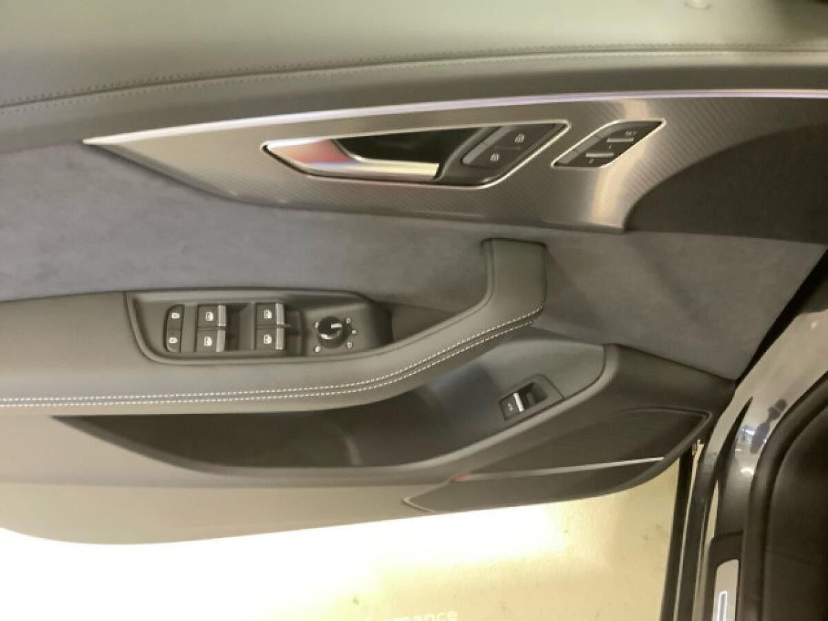 Audi RS Q8 PERFOMANCE, 280 KM/H, Sound, AHK, Matrix, Pano