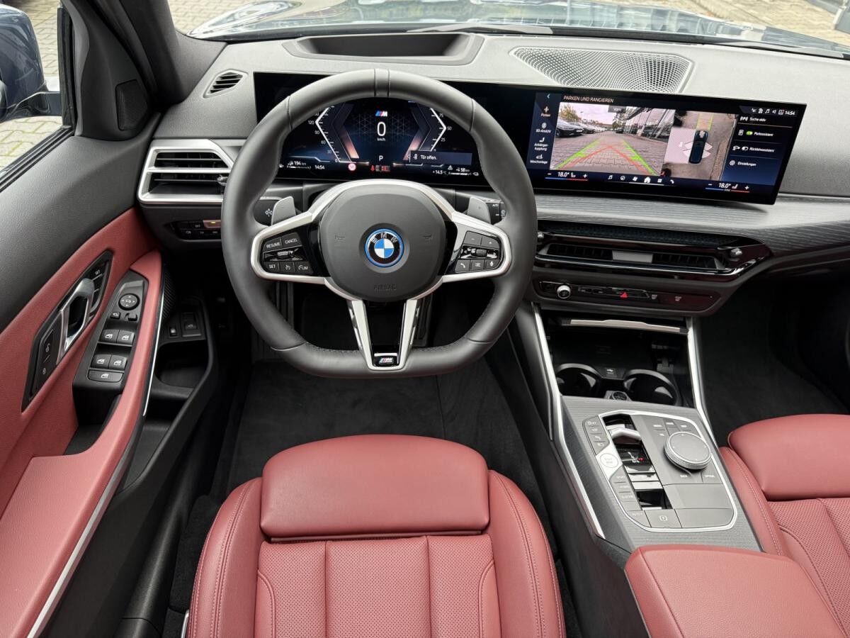 BMW 330 e Touring M Sport //Pano AHK FACELIFT!!!