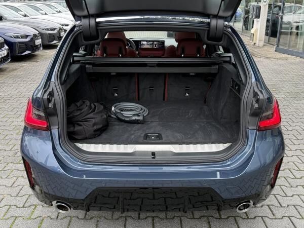 BMW 330 e Touring M Sport //Pano AHK FACELIFT!!!