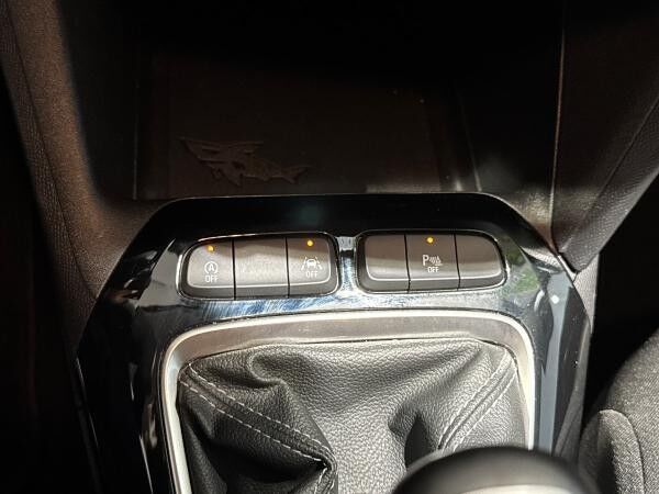 Opel Corsa F 1.2 Edition Navi+SHZ+PDC+SpurH