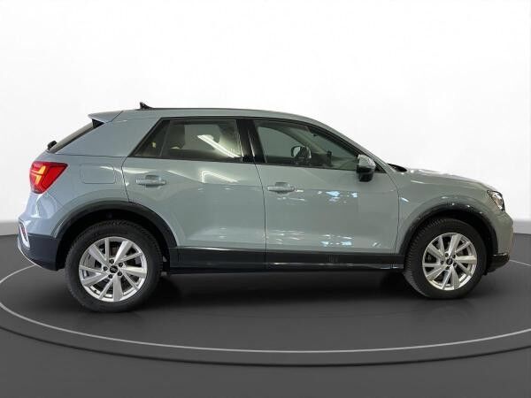 Audi Q2 35 TFSI advanced AHK Matrix LM 17" Navi PDC ACC