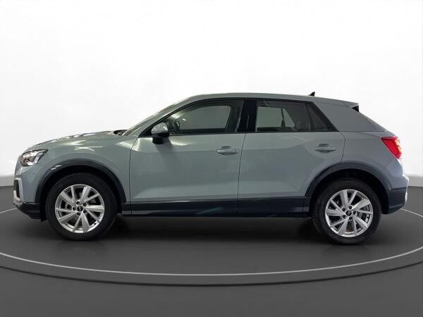 Audi Q2 35 TFSI advanced AHK Matrix LM 17" Navi PDC ACC