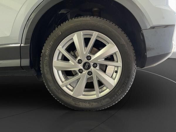 Audi Q2 35 TFSI advanced AHK Matrix LM 17" Navi PDC ACC