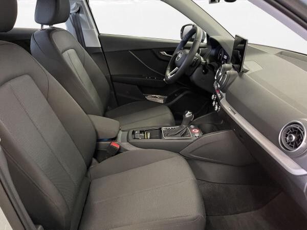 Audi Q2 35 TFSI advanced AHK Matrix LM 17" Navi PDC ACC