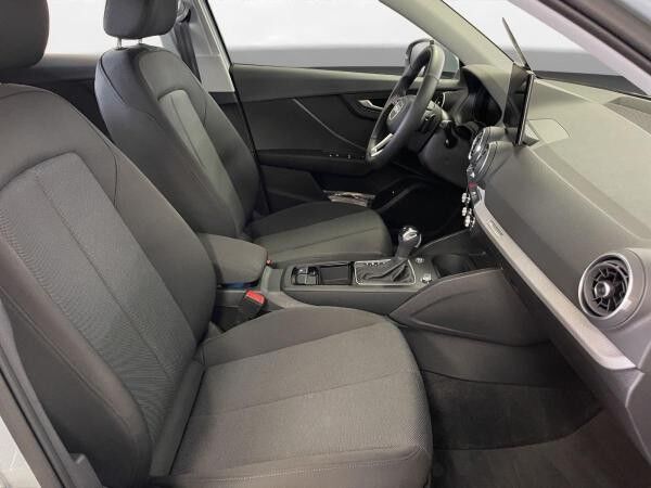 Audi Q2 35 TFSI advanced AHK Matrix LM 17" Navi PDC ACC