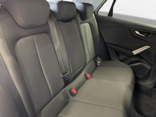 Audi Q2 35 TFSI advanced AHK Matrix LM 17" Navi PDC ACC