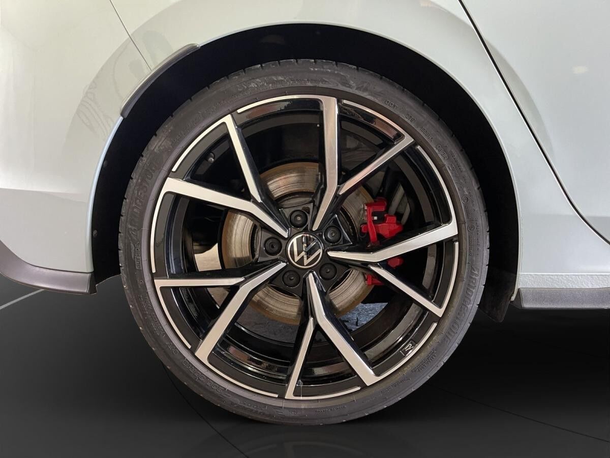 Volkswagen Golf VIII GTI Matrix LM 19" Navi PDC+RFK ACC Head-Up