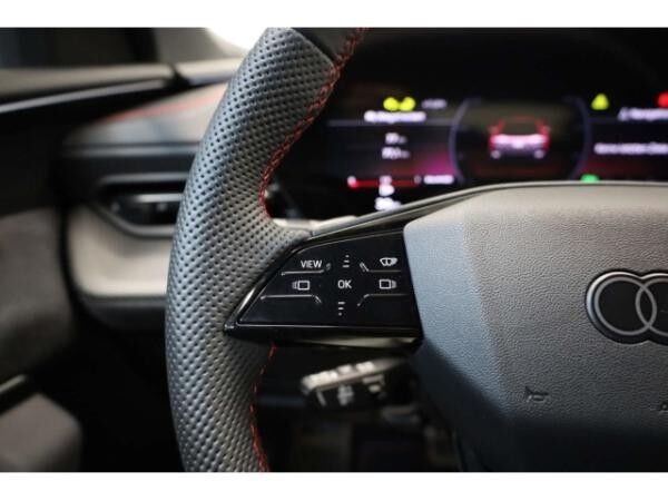 Audi Q5 TFSI quattro S line edition one